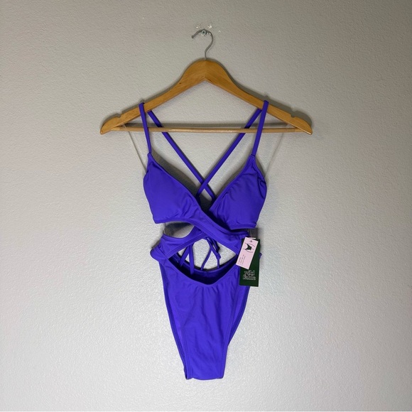 New XXS Vibrant Purple Cutout Swimsuit Wild Fable Woman’s swimsuit - Picture 5 of 12